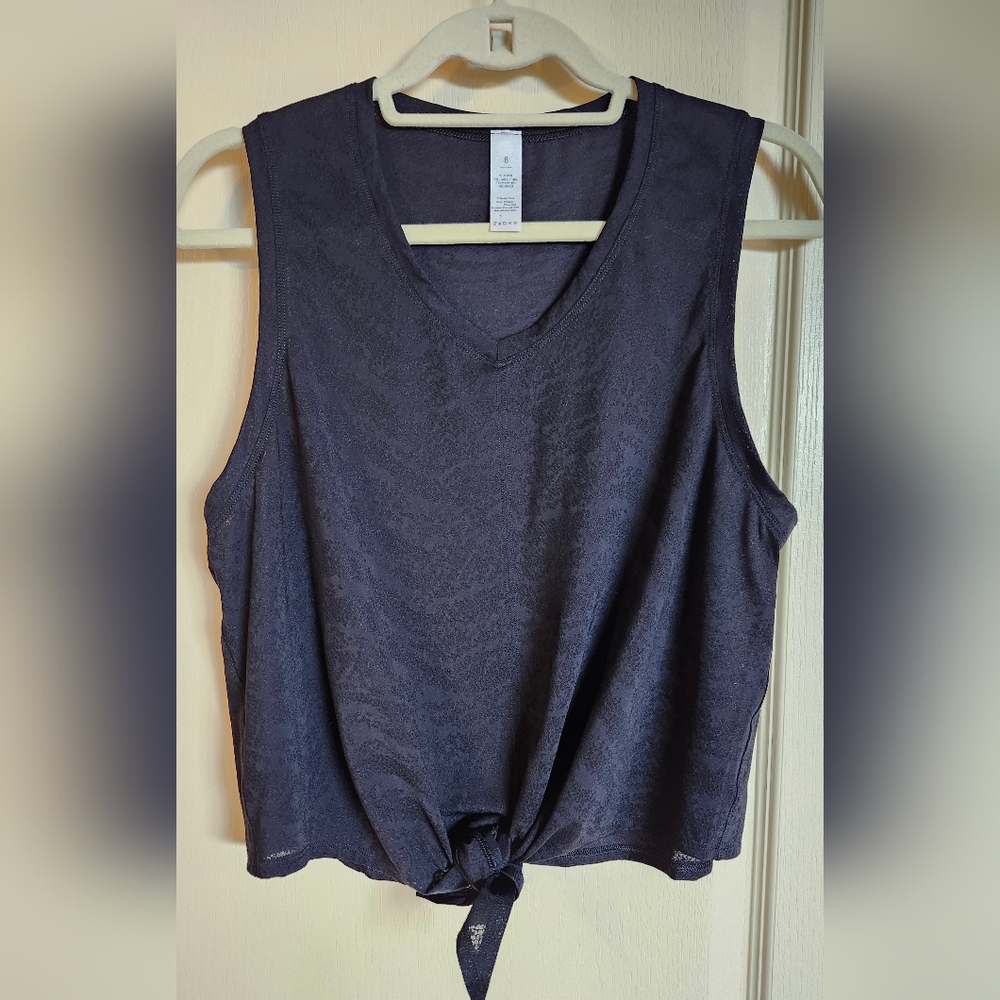 Sleeveless V-Neck Tie-Front Tank Top / Shirt. Size 8 (M)